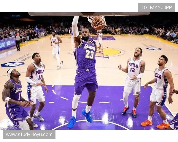 詹姆斯领衔湖人逆转勇士重燃季后赛希望西部格局再生变数今晚焦点