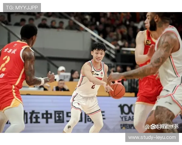 CBA联赛最新战况揭晓豪门球队激烈争夺季后赛席位