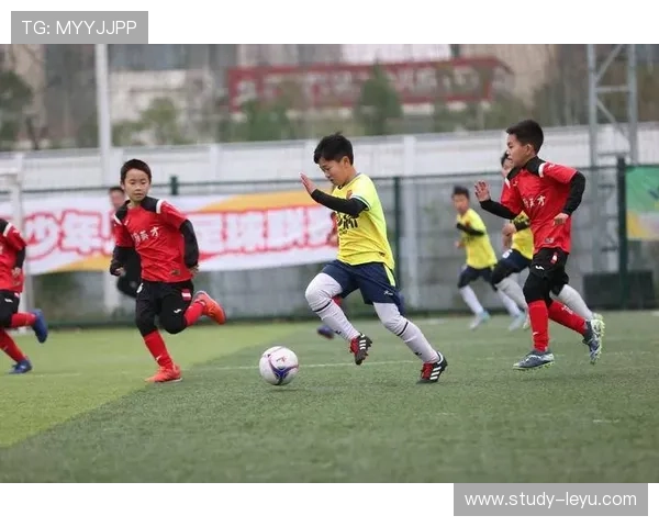 中国足球迎来新生代崛起 青训改革初见成效 未来可期