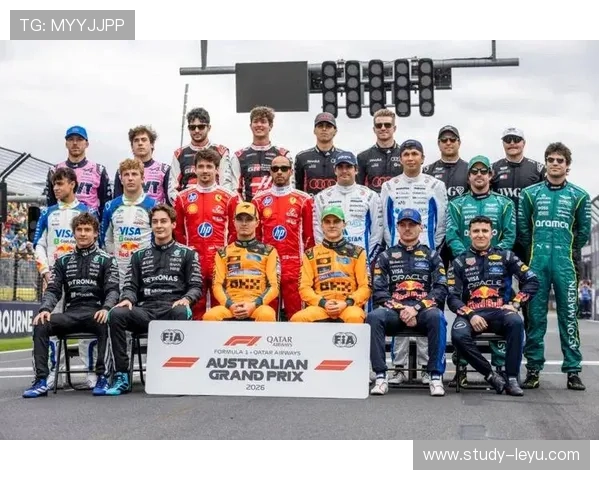 梅赛德斯与红牛赛季对决激烈F1冠军争夺战最新动态