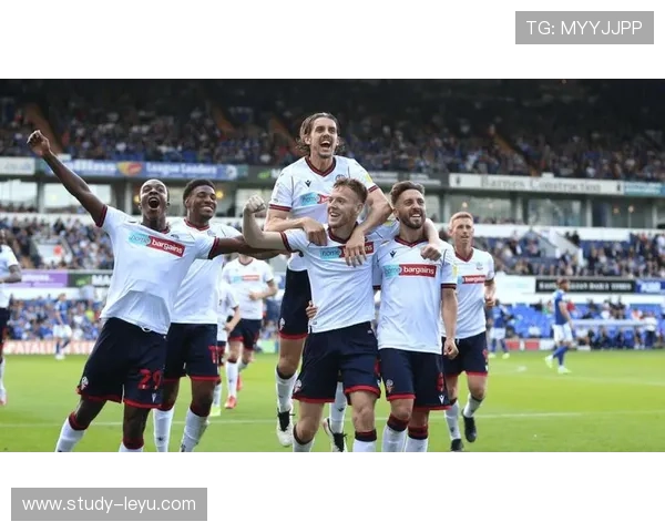 博尔顿俱乐部历史发展与现代足球文化融合探索分析